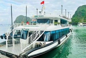 Ha Long Bay – Deluxe dagskryssning, lunch, kajakpaddling och solnedgångsfest