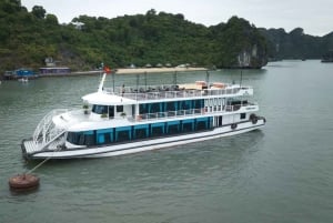 Ha Long Bay – Deluxe dagskryssning, lunch, kajakpaddling och solnedgångsfest