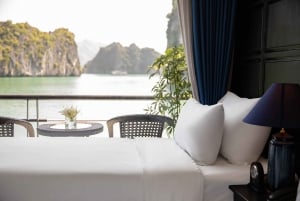 Hanoi: Ha Long Bay Overnight Cruise with Jacuzzi & Balcony