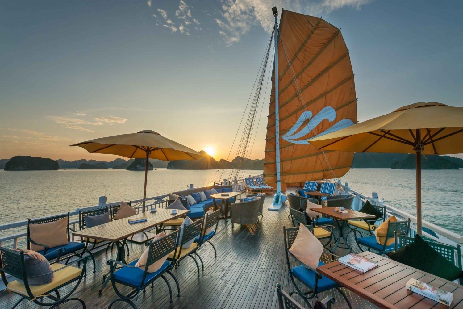 Ha Long Bay: Paradise Luxury Day Cruise