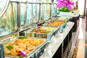 Ha Long Bay: Sweetness Cruise with Karaoke, Lunch & Activies