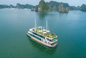 Ha Long Bay: Sweetness Cruise with Karaoke, Lunch & Activies