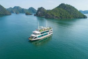 Ha Long Bay: Sweetness Cruise with Karaoke, Lunch & Activies
