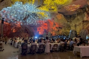 Ha Long: passeio privado pela Gruta Ngoc Long com espetáculo Pearl Dragon