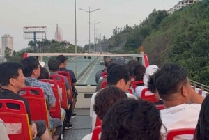 Ha Long: passeio privado pela Gruta Ngoc Long com espetáculo Pearl Dragon