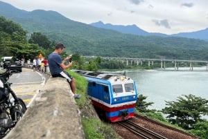 Hai Van Pass Motorbike Tour with Easy Rider