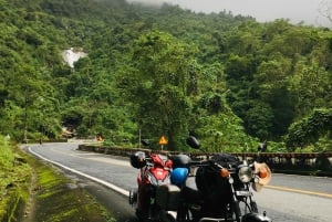 Tour in moto del Passo di Hai Van con Easy Rider