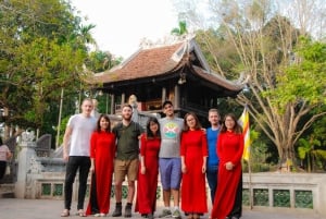 Half-Day Hanoi Foodie Tour by Motorbike