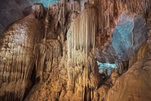 Aventure d'une demi-journée dans les grottes de Phong Nha en bateau-dragon