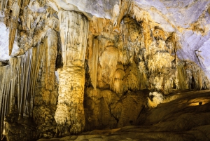 Aventure d'une demi-journée dans les grottes de Phong Nha en bateau-dragon