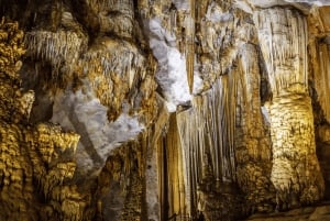 Aventure d'une demi-journée dans les grottes de Phong Nha en bateau-dragon