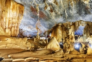 Aventure d'une demi-journée dans les grottes de Phong Nha en bateau-dragon