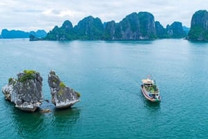 Ha Long Bay: 4-timmars kryssning med grottor, kajakpaddling och lunch