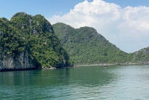 Halonginlahti: Cat Ban kansallispuiston vaellus ja lounas