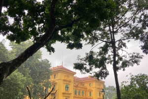 Ha Long-bukten: Grupputflykt till Hanoi med lunch