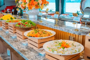 Halong Bay: Leona Dinner Cruise with Fireworks Show