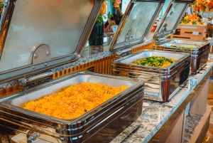 Halong Bay: Leona Dinner Cruise with Fireworks Show