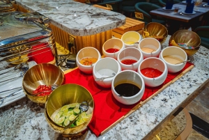 Halong Bay: Leona Dinner Cruise with Fireworks Show