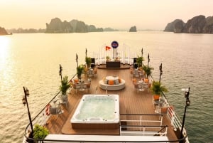 Halong Bay: Kajakki, uinti, buffet