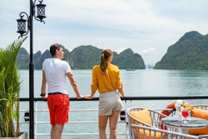 Halong Bay: Kajakki, uinti, buffet