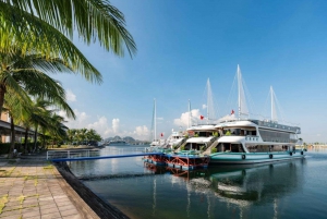 Crociera nella baia di Ha Long 3 giorni e 2 notti con cabina con balcone, grotte e isola
