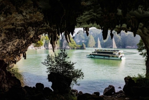 Crociera nella baia di Ha Long 3 giorni e 2 notti con cabina con balcone, grotte e isola