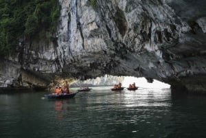 Crociera nella baia di Ha Long 3 giorni e 2 notti con cabina con balcone, grotte e isola