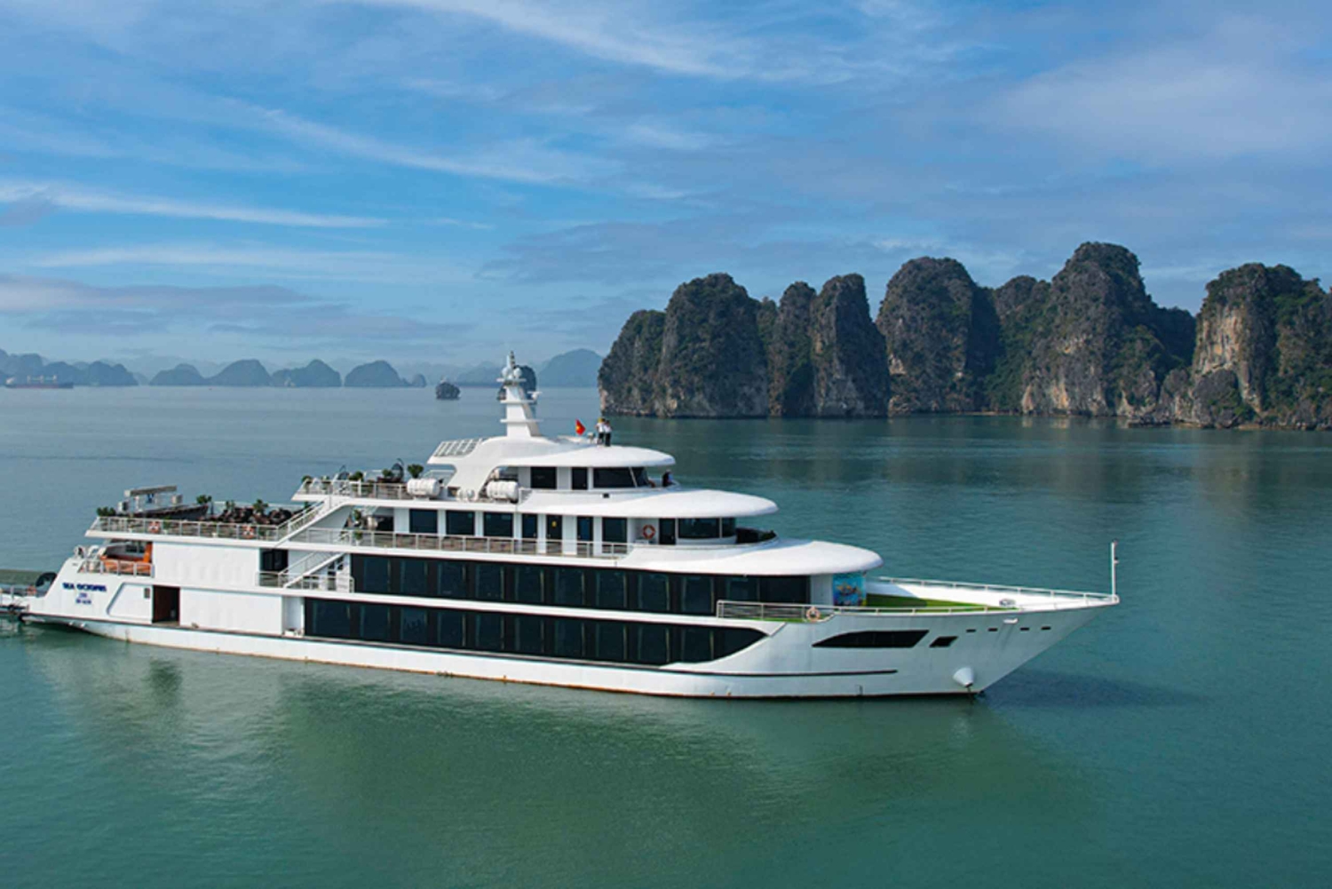 Baía de Halong: Cruzeiro Sea Octopus com almoço e visita a uma gruta