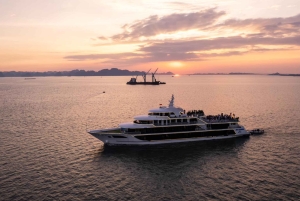 Baía de Halong: Cruzeiro Sea Octopus com almoço e visita a uma gruta