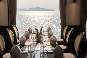 Baía de Halong: Cruzeiro Sea Octopus com almoço e visita a uma gruta