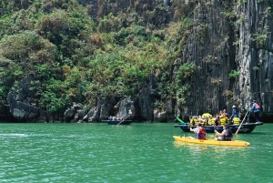 Baía de Halong: Cruzeiro Sea Octopus com almoço e visita a uma gruta
