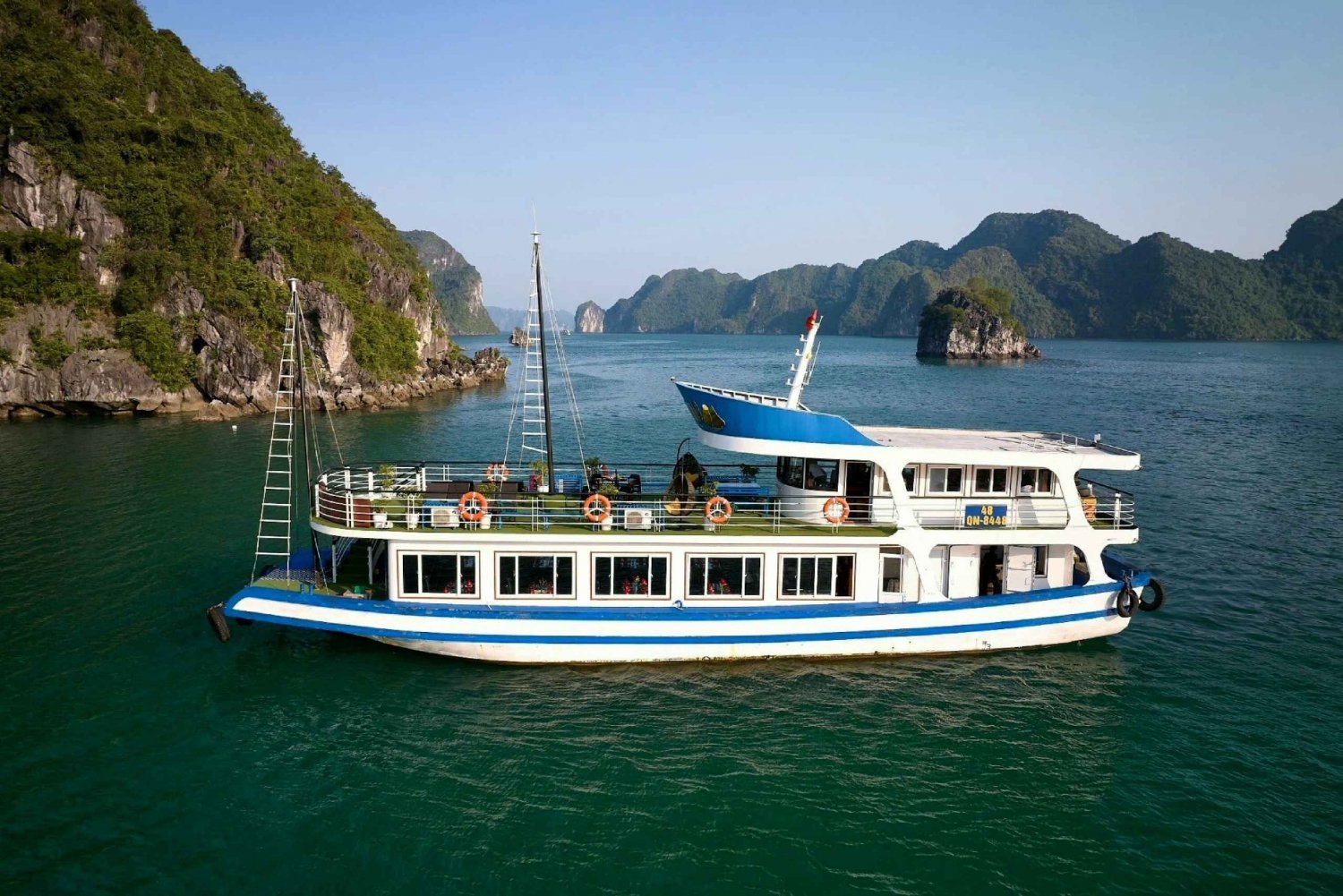 Halong Bay daytrip experience wt Titov, Surprising&Luon Cave