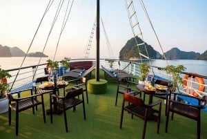 Halong Bay: Day Cruise with Caves, Kayaking & Sunset Party
