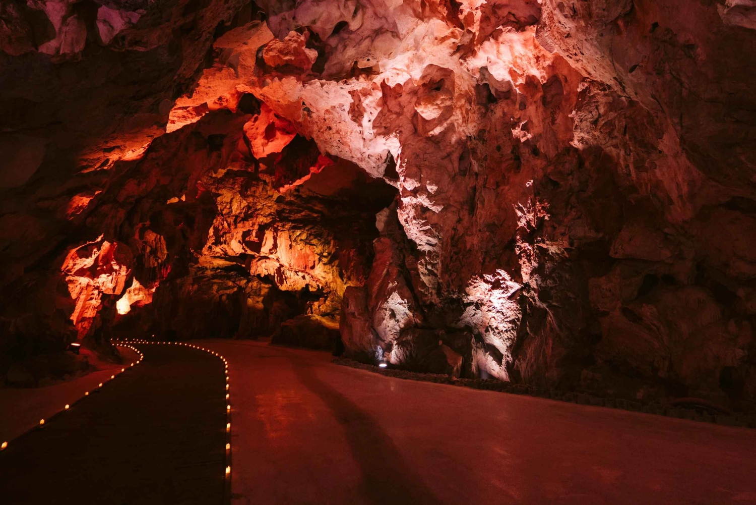 Caverna Halong Dragon Pearl: Espetáculo artístico ao vivo e jantar