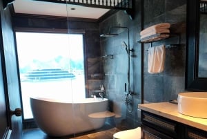 Croisière de luxe 5 étoiles de 2 jours : cabine avec balcon et baignoire, kayak