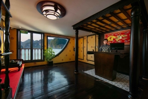 Halong & Lan Ha Bay: Nostalgia Cruise with Balcony Suite