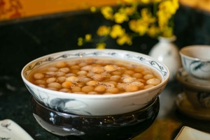 Halong & Lan Ha Bay: Nostalgia Cruise with Balcony Suite