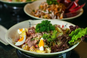 Halong & Lan Ha Bay: Nostalgia Cruise with Balcony Suite