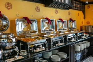 Halong & Lan Ha Bay: Nostalgia Cruise with Balcony Suite