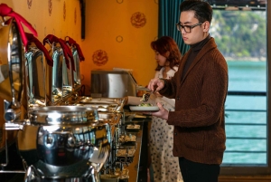 Halong & Lan Ha Bay: Nostalgia Cruise with Balcony Suite