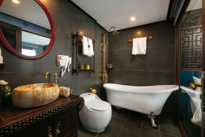 Halong & Lan Ha Bay: Nostalgia Cruise with Balcony Suite