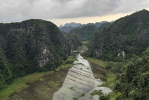 Landutflukt fra Halong havn: 2-dagers privat omvisning i Ninh Binh