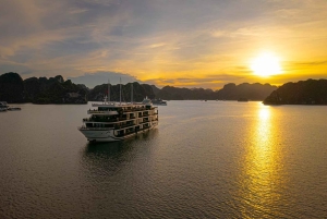 Hanói: crucero de 5 estrellas con balcón en Ha Long y Lan Ha (2 días)