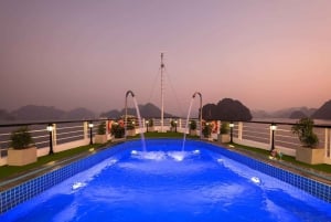 Hanoi: 2-dages Halong & Lan Ha Bay 5-stjernet krydstogt med balkon