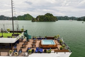 Hanoi: 2-dages Halong-Lan Ha Bay BEST SELLER 5* krydstogt med balkon