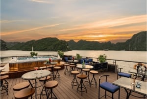 Hanoi: 2-dagars Halong-Lan Ha Bay BEST SELLER 5* kryssning balkong