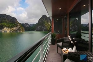 Hanoi: crociera di 2 giorni nella baia di Lan Ha a 5 stelle con balcone privato