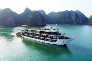 Hanói: Crucero de 2 días Lan Ha y Bahía de Halong 5 Estrellas con Balcón