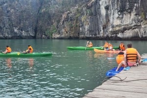 Hanói: crucero de lujo de 2 días por la bahía de Bai Tu Long, cuevas y kayak