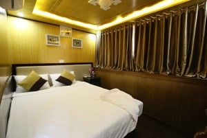 Hanoi: 2-Day Small-Group Ha Long and Tu Long Bay Cruise